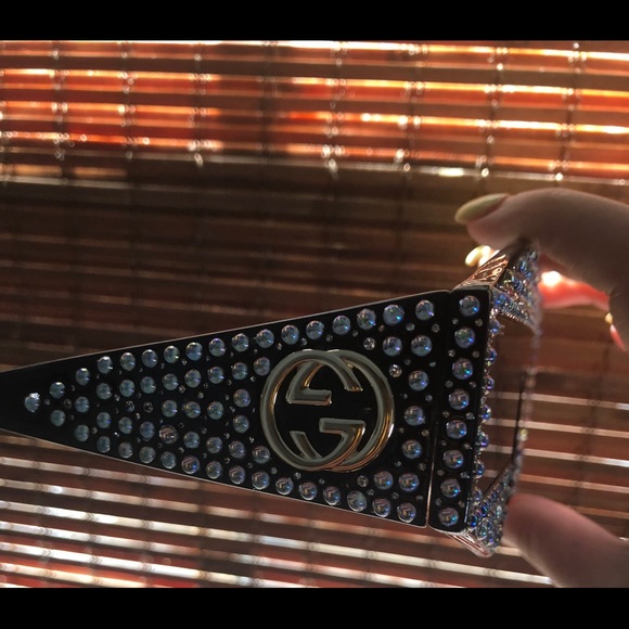 Stunning runway iridescent gucci sunglasses